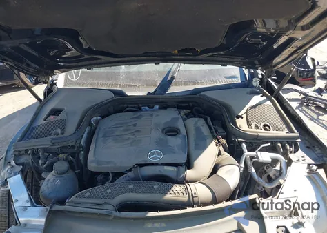 2020 Mercedes-Benz E 350 z USA, uszkodzony, nr VIN W1KZF8DB9LA812904